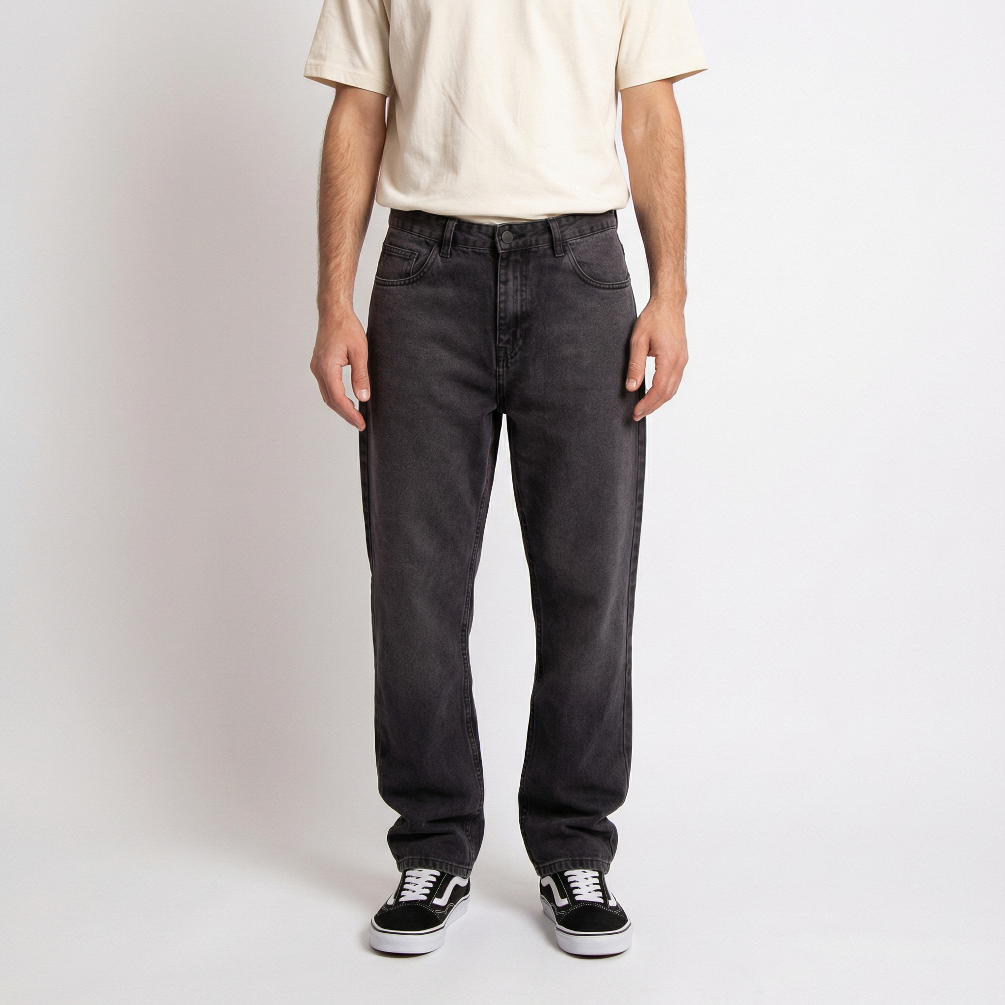 PANTALÓN JEAN RECTO NEGRO