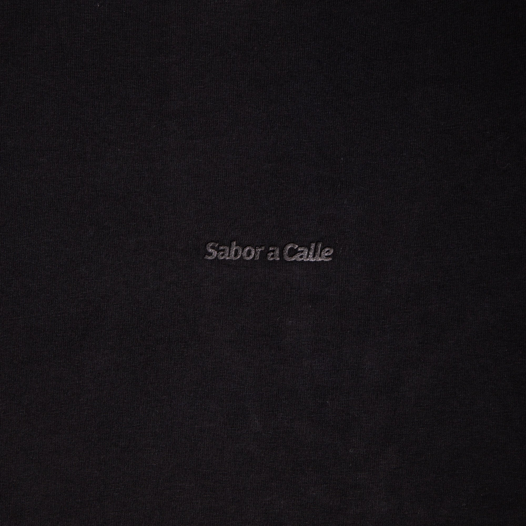 REMERA CLASSIC MINI LOGO - NEGRA