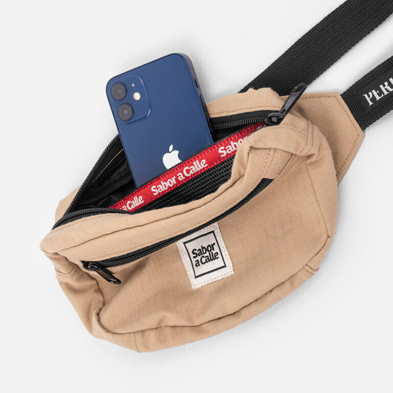 RIÑONERA SQUARE LOGO X PERIFERA [RIPSTOP] – ARENA